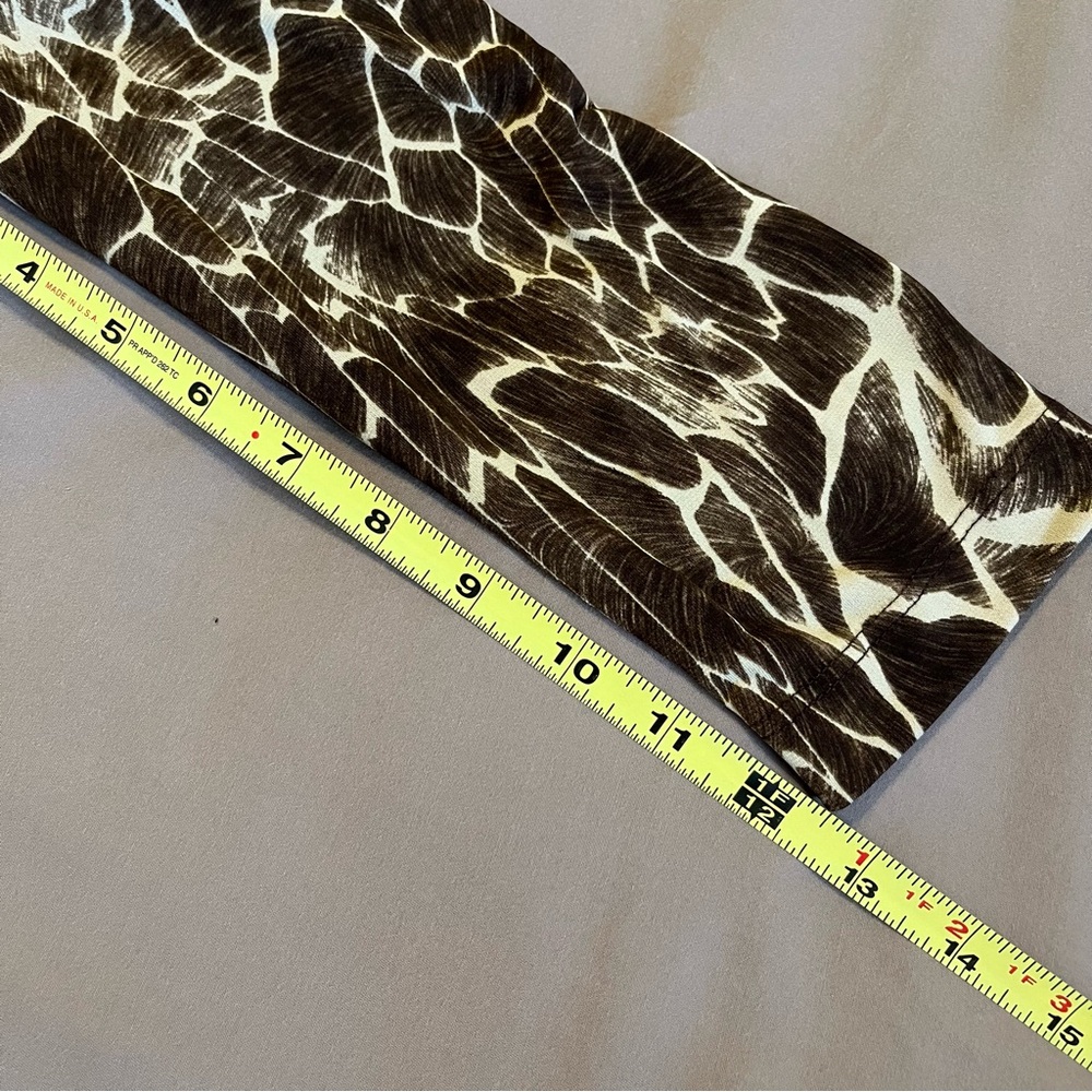 Peak &‎ Peak Giraffe Print Blouse – Size Medium - Picture 8 of 10